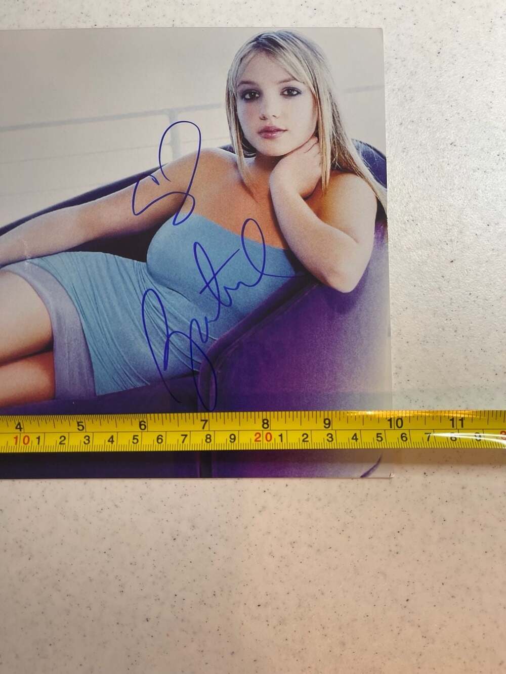 Y2K Britney Spears Autographed 8x10 Promotional Photo with COA - Picture 5 of 5